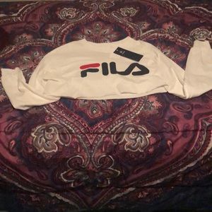 A crop top long sleeve fila shirt